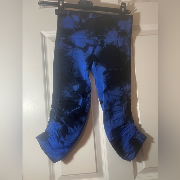 Lululemon cropped leggings size 2 - Picture 2 of 10